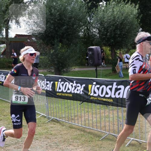 31.08.2025 - Elbe Triathlon Hamburg Luisa Fischer http://msf.ph/oto/8674554 31.08.2025 11:36:04 Laufen 913 meine-sportfotos.de