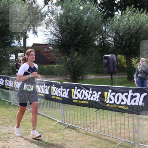 31.08.2025 - Elbe Triathlon Hamburg Luisa Fischer http://msf.ph/oto/8674566 31.08.2025 11:36:12 Laufen 852 meine-sportfotos.de