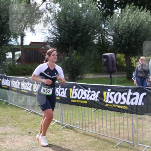 31.08.2025 - Elbe Triathlon Hamburg Luisa Fischer http://msf.ph/oto/8674569 31.08.2025 11:36:13 Laufen 852 meine-sportfotos.de