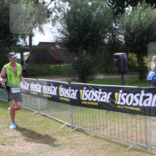 31.08.2025 - Elbe Triathlon Hamburg Luisa Fischer http://msf.ph/oto/8674577 31.08.2025 11:36:17 Laufen 1250 meine-sportfotos.de