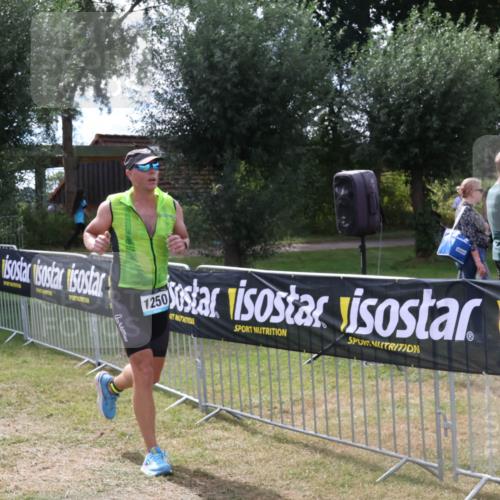 31.08.2025 - Elbe Triathlon Hamburg Luisa Fischer http://msf.ph/oto/8674582 31.08.2025 11:36:17 Laufen 1250 meine-sportfotos.de