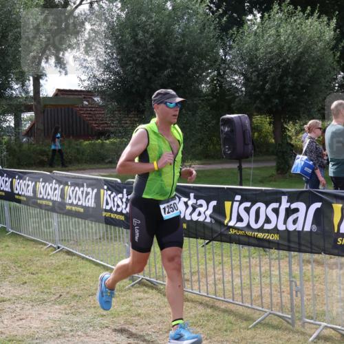 31.08.2025 - Elbe Triathlon Hamburg Luisa Fischer http://msf.ph/oto/8674586 31.08.2025 11:36:18 Laufen 1250 meine-sportfotos.de