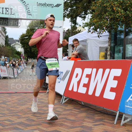 31.08.2025 - 21. Blankeneser Heldenlauf Strokosch-Dieckow http://msf.ph/oto/8674587 31.08.2025 10:50:33 Ziel 3699, 3354, 3564 meine-sportfotos.de