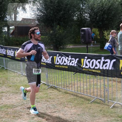 31.08.2025 - Elbe Triathlon Hamburg Luisa Fischer http://msf.ph/oto/8674589 31.08.2025 11:36:19 Laufen 3, 699 meine-sportfotos.de