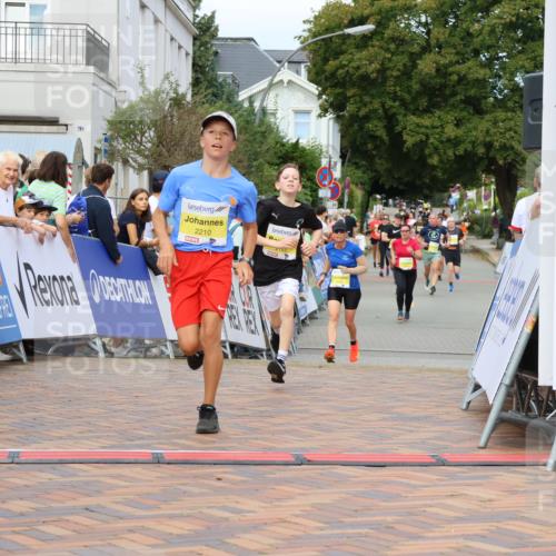 31.08.2025 - 21. Blankeneser Heldenlauf Strokosch-Dieckow http://msf.ph/oto/8674599 31.08.2025 10:30:05 Ziel 2210, 2260, 2169 meine-sportfotos.de
