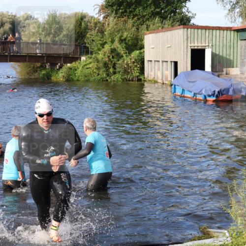 31.08.2025 - Elbe Triathlon Hamburg Luisa Fischer http://msf.ph/oto/8674625 31.08.2025 08:48:32 Schwimmen 289, 361, 374 meine-sportfotos.de