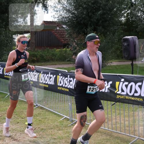 31.08.2025 - Elbe Triathlon Hamburg Luisa Fischer http://msf.ph/oto/8674633 31.08.2025 11:36:40 Laufen 848, 121 meine-sportfotos.de
