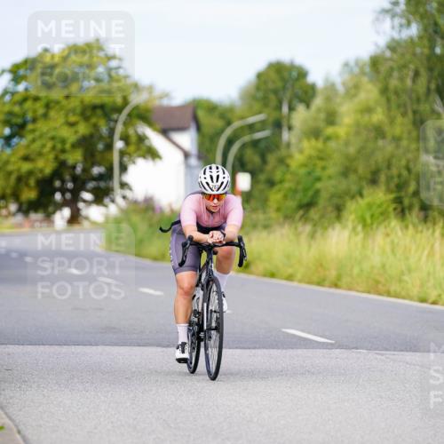 31.08.2025 - Elbe Triathlon Hamburg Michael Burmester http://msf.ph/oto/8674678 31.08.2025 10:15:53 Radfahren 605, 624, 787 meine-sportfotos.de