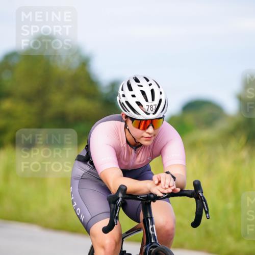 31.08.2025 - Elbe Triathlon Hamburg Michael Burmester http://msf.ph/oto/8674687 31.08.2025 10:15:55 Radfahren 438, 624, 787 meine-sportfotos.de