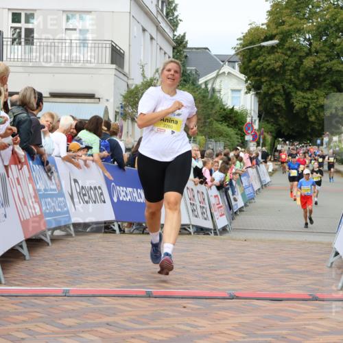 31.08.2025 - 21. Blankeneser Heldenlauf Strokosch-Dieckow http://msf.ph/oto/8674712 31.08.2025 10:29:58 Ziel 2260, 2603, 2602 meine-sportfotos.de