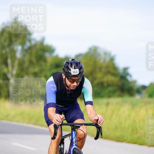 31.08.2025 - Elbe Triathlon Hamburg Michael Burmester http://msf.ph/oto/8674771 31.08.2025 10:16:27 Radfahren 563 meine-sportfotos.de