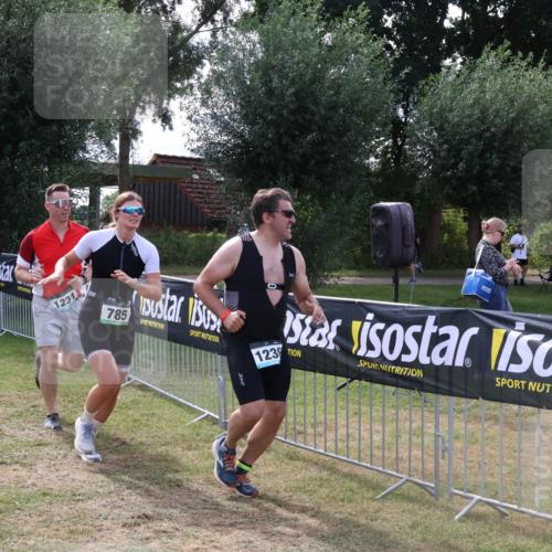 31.08.2025 - Elbe Triathlon Hamburg Luisa Fischer http://msf.ph/oto/8674779 31.08.2025 11:37:30 Laufen 1231, 785, 123 meine-sportfotos.de