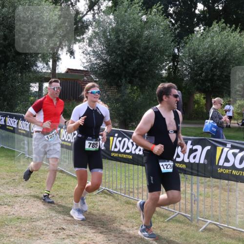 31.08.2025 - Elbe Triathlon Hamburg Luisa Fischer http://msf.ph/oto/8674781 31.08.2025 11:37:30 Laufen 123, 3, 785, 123 meine-sportfotos.de