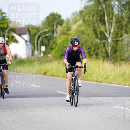 31.08.2025 - Elbe Triathlon Hamburg Michael Burmester http://msf.ph/oto/8674786 31.08.2025 10:16:37 Radfahren 562, 622, 896, 908 meine-sportfotos.de