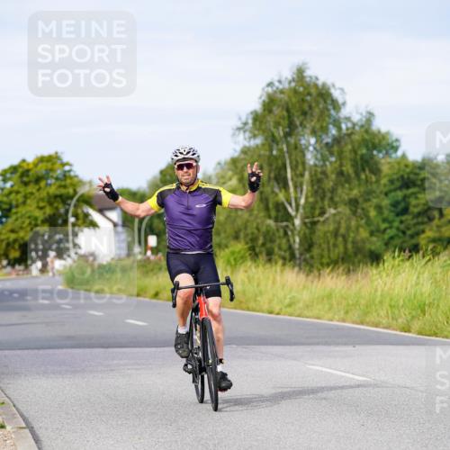 31.08.2025 - Elbe Triathlon Hamburg Michael Burmester http://msf.ph/oto/8674840 31.08.2025 10:16:48 Radfahren 666, 928 meine-sportfotos.de