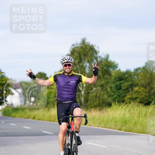 31.08.2025 - Elbe Triathlon Hamburg Michael Burmester http://msf.ph/oto/8674843 31.08.2025 10:16:49 Radfahren 666, 841, 928 meine-sportfotos.de