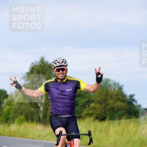 31.08.2025 - Elbe Triathlon Hamburg Michael Burmester http://msf.ph/oto/8674846 31.08.2025 10:16:49 Radfahren 666, 841, 928 meine-sportfotos.de