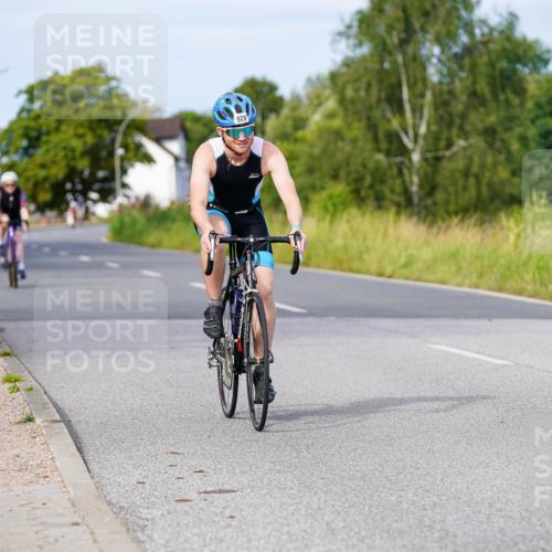 31.08.2025 - Elbe Triathlon Hamburg Michael Burmester http://msf.ph/oto/8674853 31.08.2025 10:16:52 Radfahren 427, 666, 841, 928 meine-sportfotos.de