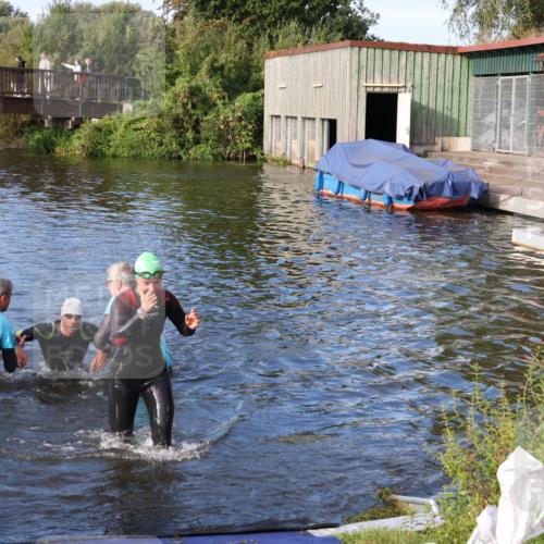 31.08.2025 - Elbe Triathlon Hamburg Luisa Fischer http://msf.ph/oto/8674875 31.08.2025 08:50:51 Schwimmen 255, 284, 389, 443 meine-sportfotos.de