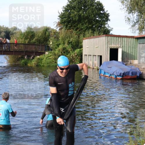 31.08.2025 - Elbe Triathlon Hamburg Luisa Fischer http://msf.ph/oto/8674914 31.08.2025 08:52:45 Schwimmen 378 meine-sportfotos.de