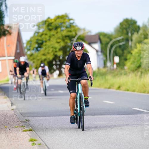 31.08.2025 - Elbe Triathlon Hamburg Michael Burmester http://msf.ph/oto/8674970 31.08.2025 10:17:24 Radfahren 388, 826, 869, 923 meine-sportfotos.de