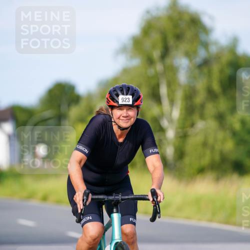 31.08.2025 - Elbe Triathlon Hamburg Michael Burmester http://msf.ph/oto/8674973 31.08.2025 10:17:26 Radfahren 388, 406, 869, 923 meine-sportfotos.de
