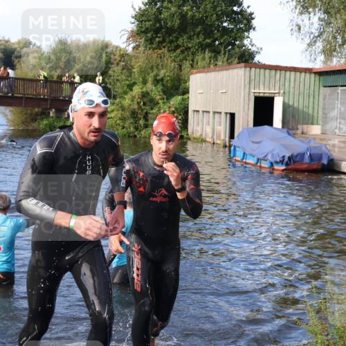 31.08.2025 - Elbe Triathlon Hamburg Luisa Fischer http://msf.ph/oto/8675031 31.08.2025 08:53:45 Schwimmen 467, 554 meine-sportfotos.de