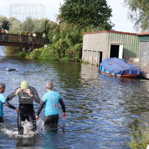 31.08.2025 - Elbe Triathlon Hamburg Luisa Fischer http://msf.ph/oto/8675041 31.08.2025 08:53:58 Schwimmen 379 meine-sportfotos.de