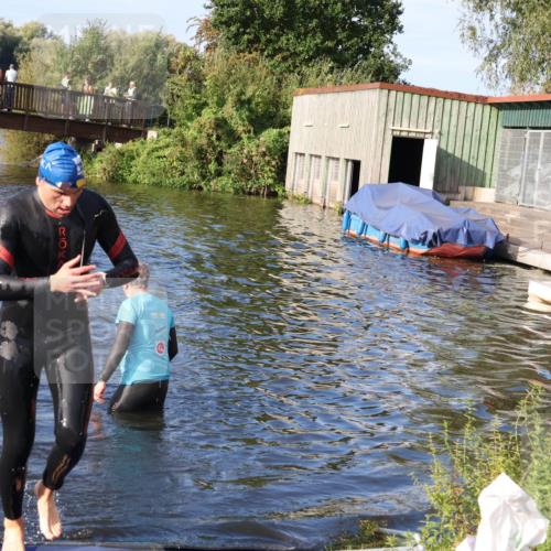 31.08.2025 - Elbe Triathlon Hamburg Luisa Fischer http://msf.ph/oto/8675086 31.08.2025 08:54:37 Schwimmen 535, 539 meine-sportfotos.de