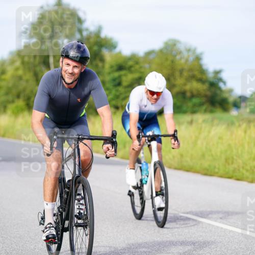 31.08.2025 - Elbe Triathlon Hamburg Michael Burmester http://msf.ph/oto/8675087 31.08.2025 10:18:02 Radfahren 461, 684, 750, 909 meine-sportfotos.de
