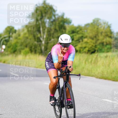 31.08.2025 - Elbe Triathlon Hamburg Michael Burmester http://msf.ph/oto/8675127 31.08.2025 10:18:08 Radfahren 461, 909 meine-sportfotos.de