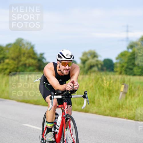 31.08.2025 - Elbe Triathlon Hamburg Michael Burmester http://msf.ph/oto/8675157 31.08.2025 10:18:20 Radfahren 1032 meine-sportfotos.de
