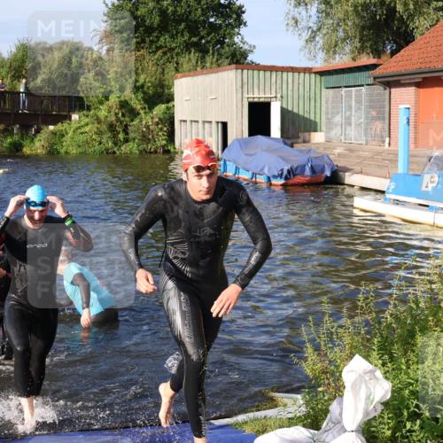 31.08.2025 - Elbe Triathlon Hamburg Luisa Fischer http://msf.ph/oto/8675239 31.08.2025 08:56:06 Schwimmen 441, 450, 476, 540, 549 meine-sportfotos.de