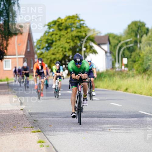 31.08.2025 - Elbe Triathlon Hamburg Michael Burmester http://msf.ph/oto/8675244 31.08.2025 10:19:03 Radfahren 674, 690, 735, 944 meine-sportfotos.de