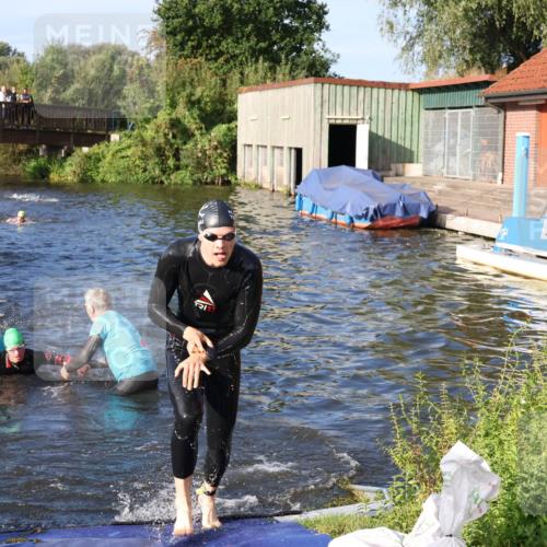 31.08.2025 - Elbe Triathlon Hamburg Luisa Fischer http://msf.ph/oto/8675283 31.08.2025 08:56:14 Schwimmen 392, 449, 476, 540 meine-sportfotos.de