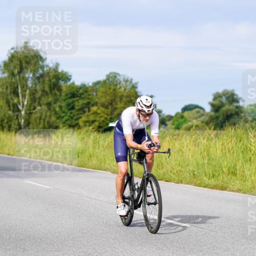 31.08.2025 - Elbe Triathlon Hamburg Michael Burmester http://msf.ph/oto/8675304 31.08.2025 10:19:13 Radfahren 487, 713, 777, 803, 828, 856, 930 meine-sportfotos.de