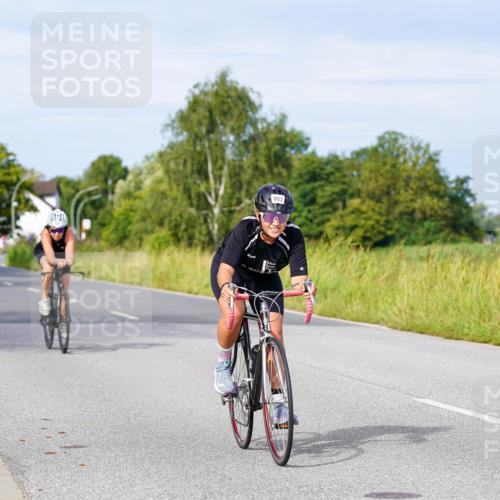 31.08.2025 - Elbe Triathlon Hamburg Michael Burmester http://msf.ph/oto/8675319 31.08.2025 10:19:16 Radfahren 713, 803, 828, 930 meine-sportfotos.de
