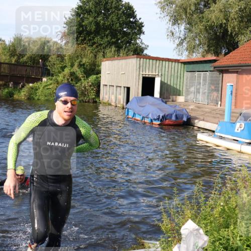 31.08.2025 - Elbe Triathlon Hamburg Luisa Fischer http://msf.ph/oto/8675359 31.08.2025 08:56:38 Schwimmen 412, 545 meine-sportfotos.de