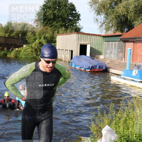 31.08.2025 - Elbe Triathlon Hamburg Luisa Fischer http://msf.ph/oto/8675362 31.08.2025 08:56:38 Schwimmen 412, 545 meine-sportfotos.de