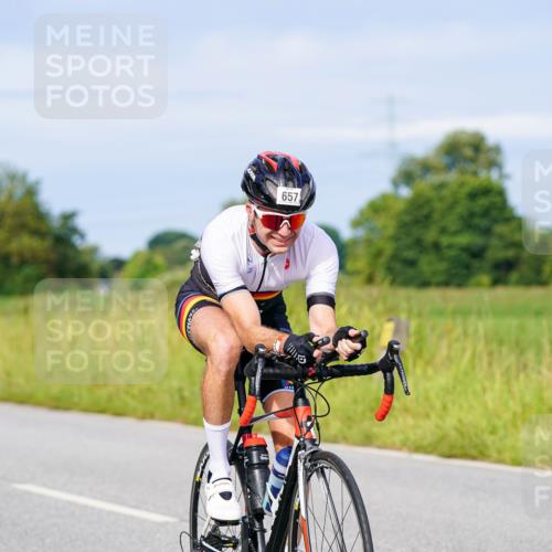 31.08.2025 - Elbe Triathlon Hamburg Michael Burmester http://msf.ph/oto/8675364 31.08.2025 10:19:31 Radfahren 657, 760, 808, 915, 932 meine-sportfotos.de