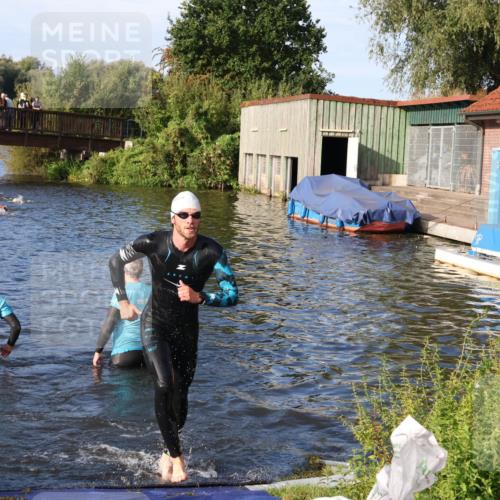 31.08.2025 - Elbe Triathlon Hamburg Luisa Fischer http://msf.ph/oto/8675401 31.08.2025 08:56:54 Schwimmen 440 meine-sportfotos.de
