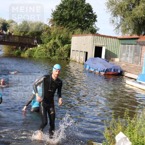 31.08.2025 - Elbe Triathlon Hamburg Luisa Fischer http://msf.ph/oto/8675430 31.08.2025 08:57:11 Schwimmen 458, 542 meine-sportfotos.de