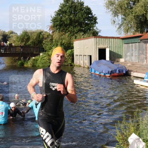 31.08.2025 - Elbe Triathlon Hamburg Luisa Fischer http://msf.ph/oto/8675448 31.08.2025 08:57:21 Schwimmen 462, 505, 516, 542 meine-sportfotos.de