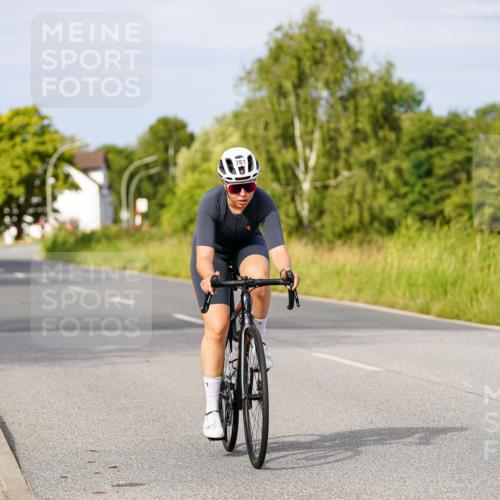 31.08.2025 - Elbe Triathlon Hamburg Michael Burmester http://msf.ph/oto/8675487 31.08.2025 10:20:09 Radfahren 577, 599, 781 meine-sportfotos.de