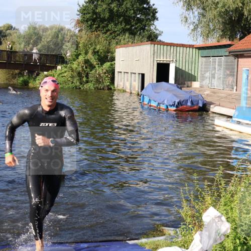 31.08.2025 - Elbe Triathlon Hamburg Luisa Fischer http://msf.ph/oto/8675543 31.08.2025 08:58:07 Schwimmen 397 meine-sportfotos.de