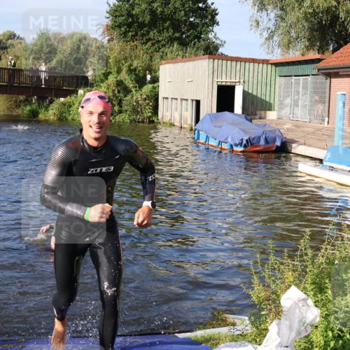 31.08.2025 - Elbe Triathlon Hamburg Luisa Fischer http://msf.ph/oto/8675545 31.08.2025 08:58:08 Schwimmen 397 meine-sportfotos.de