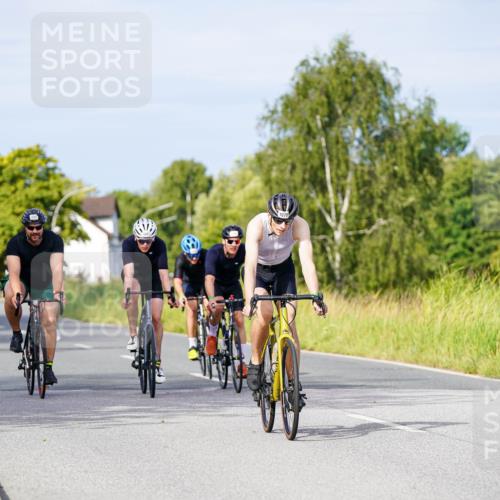 31.08.2025 - Elbe Triathlon Hamburg Michael Burmester http://msf.ph/oto/8675592 31.08.2025 10:20:46 Radfahren 564, 588, 749, 947, 968, 1012, 1023, 1045, 1078, 1100 meine-sportfotos.de
