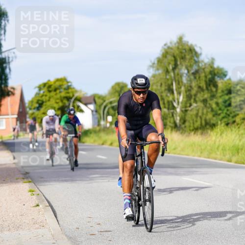 31.08.2025 - Elbe Triathlon Hamburg Michael Burmester http://msf.ph/oto/8675627 31.08.2025 10:20:51 Radfahren 419, 564, 588, 880, 931, 947, 968, 1012, 1023, 1100 meine-sportfotos.de