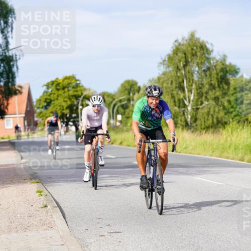 31.08.2025 - Elbe Triathlon Hamburg Michael Burmester http://msf.ph/oto/8675634 31.08.2025 10:20:53 Radfahren 419, 564, 880, 931, 947, 1012 meine-sportfotos.de