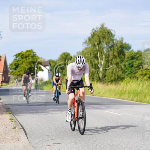 31.08.2025 - Elbe Triathlon Hamburg Michael Burmester http://msf.ph/oto/8675638 31.08.2025 10:20:54 Radfahren 419, 564, 880, 931, 1012 meine-sportfotos.de